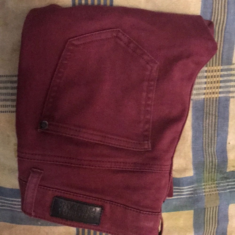 Nice high rise burgundy jeans.